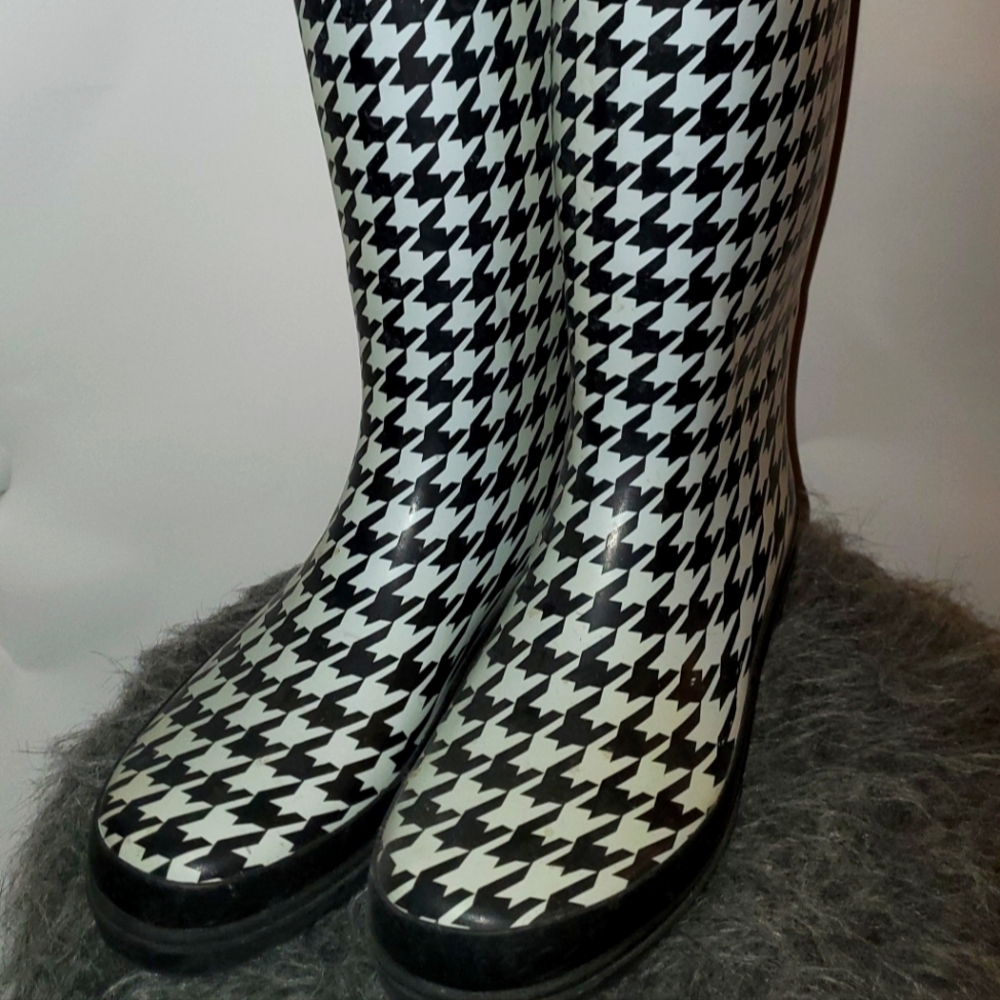 Women's rain boots